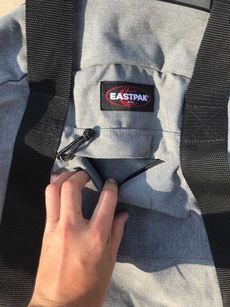 Продам сумку EASTPAK стан10/10