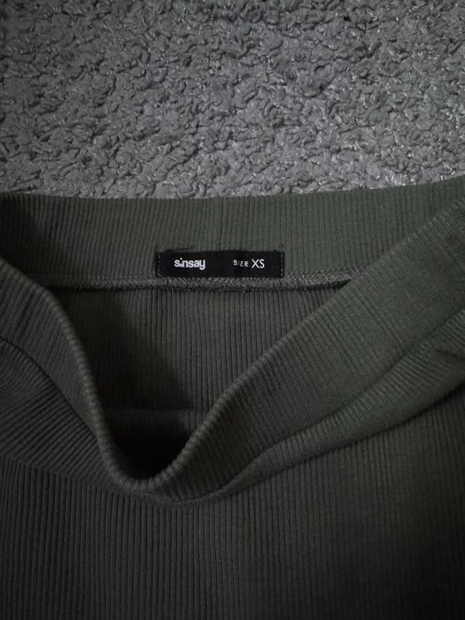 Spódnica z prązkowanej dzianiny SinSay