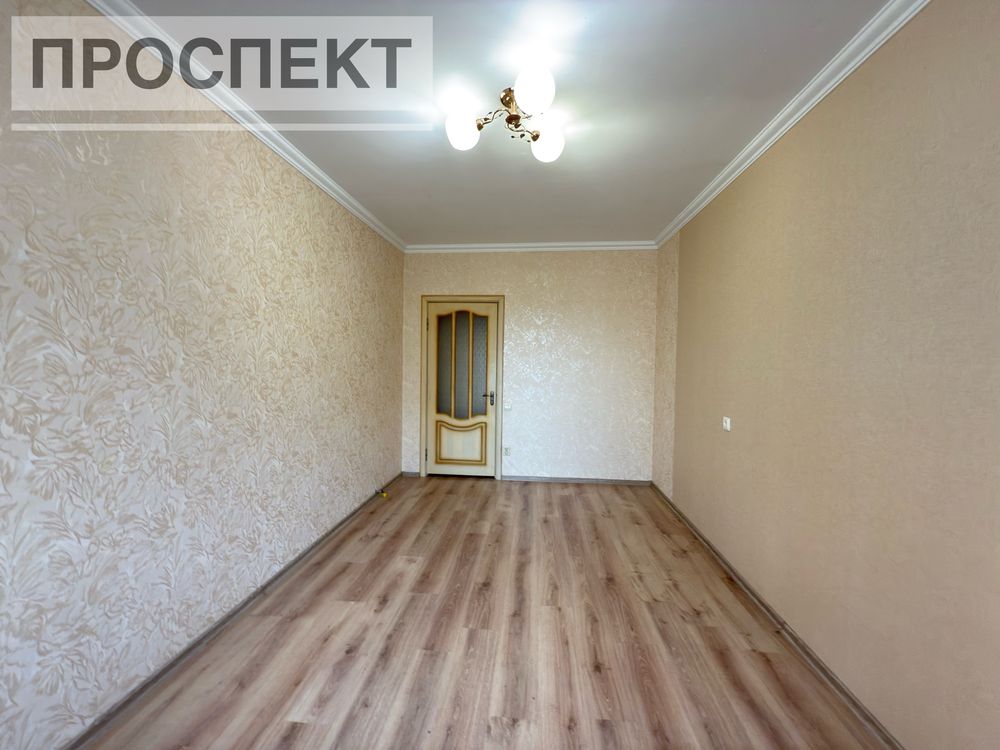 Продам 4 - кімн квартиру вул. Заливна