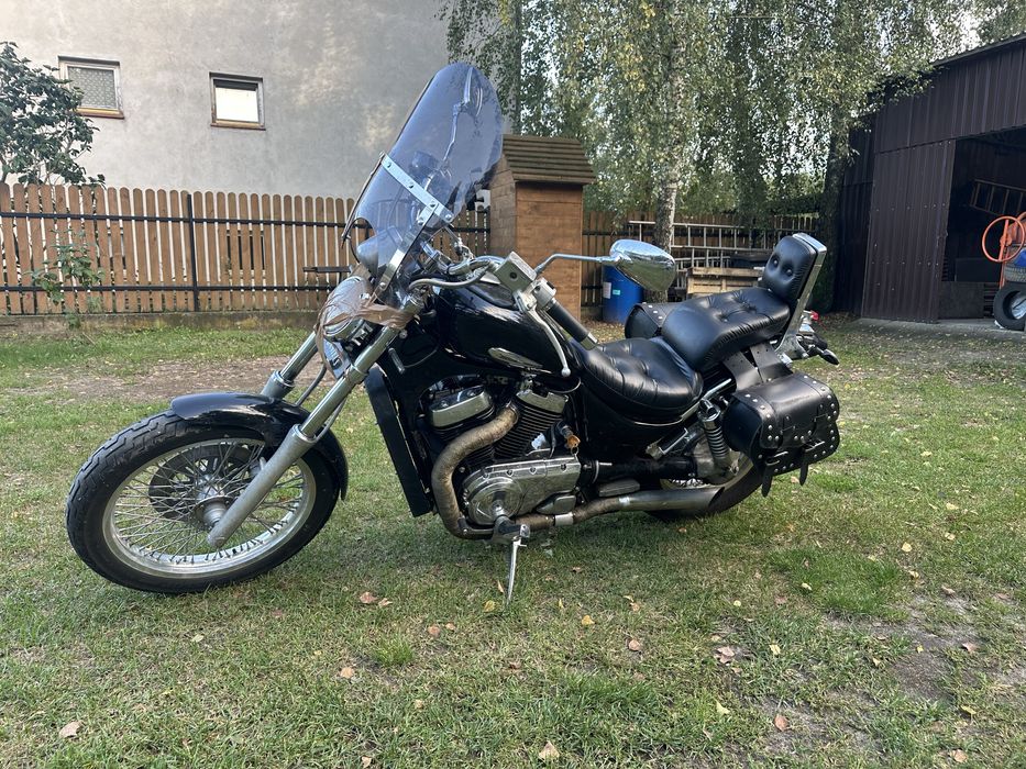 Suzuki Intruder VS 800 uszkodzony jeżdżący