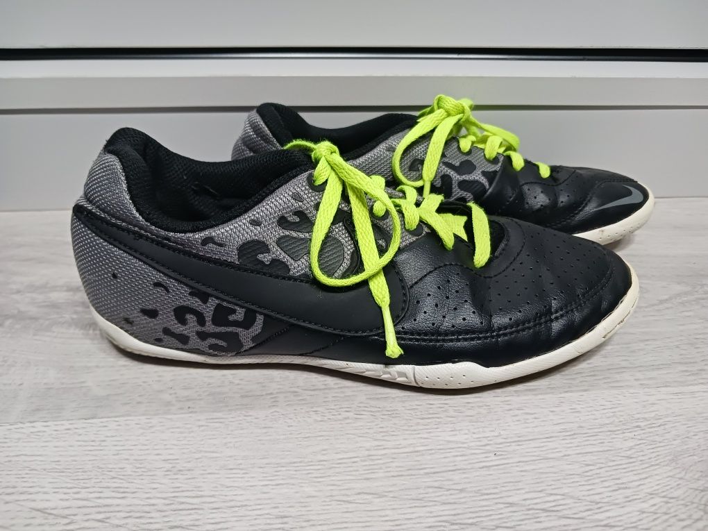 Buty Nike JR Elastico II rozm. 35