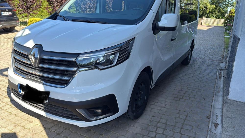 Renault trafic cesja leasing 2023r 2.0dci 150. 9 osobowy