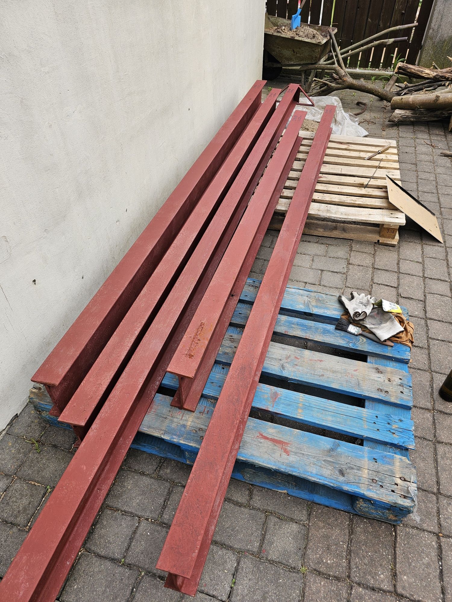 Dwuteownik stalowy IPN 140, 160, 180