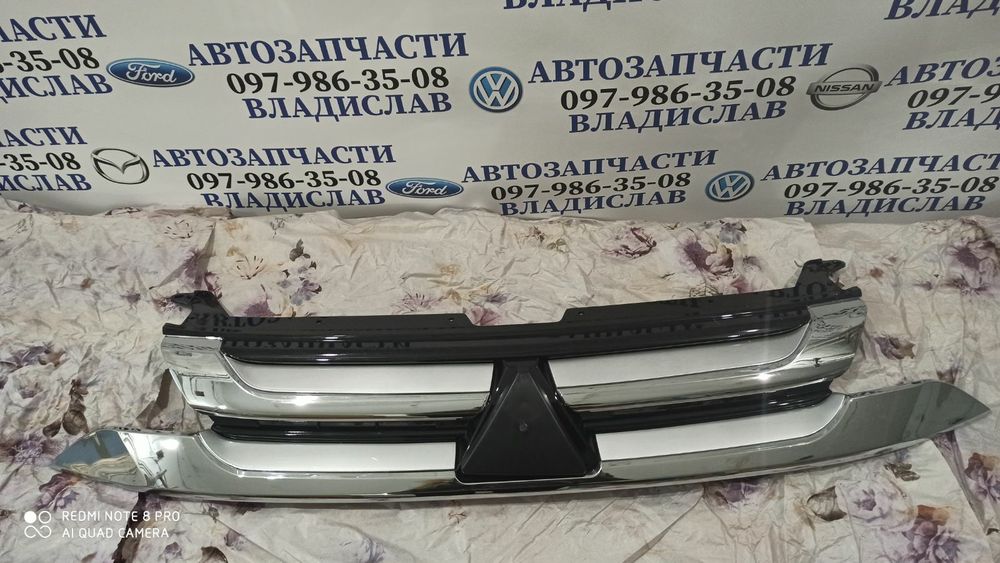решітка радіатора Mitsubishi Outlander 2016