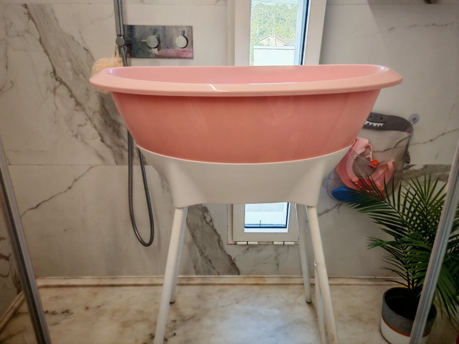 Banheira Luma com suporte pés e redutor bebé