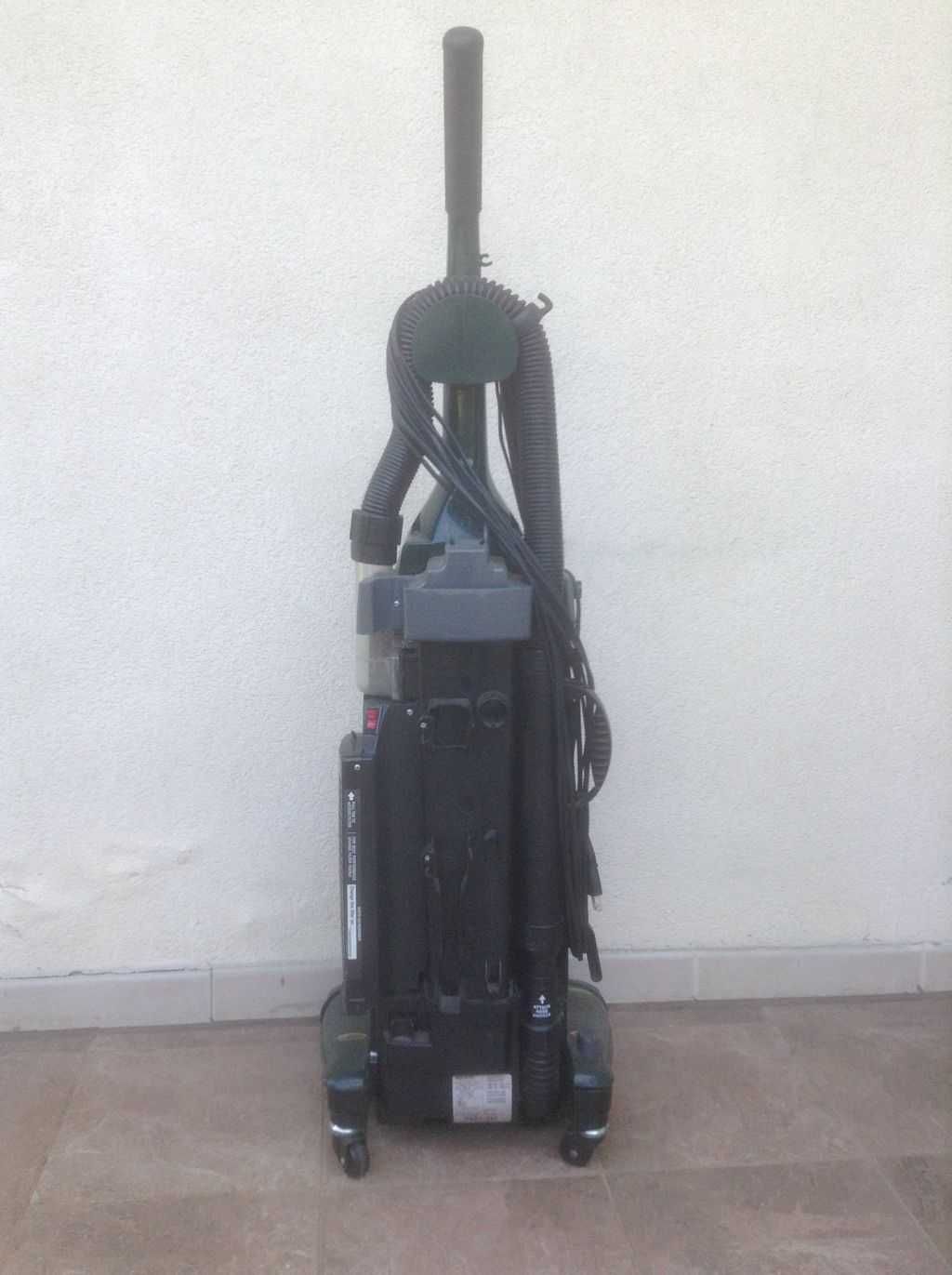 Odkurzacz bez workowy  "DIRT DEVIL" Menager model 086925