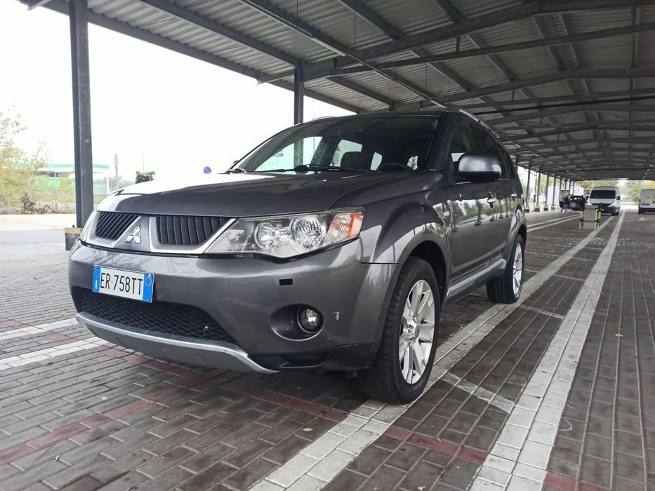 Mitsubishi Outlander Bogate Wyposażenie, Niski Przebieg, 4x4 !!!