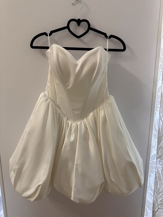 Сукня в молочному кольорі, розмір с