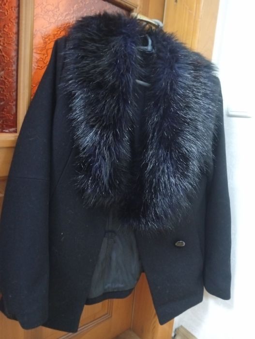 Пальто женское подарю