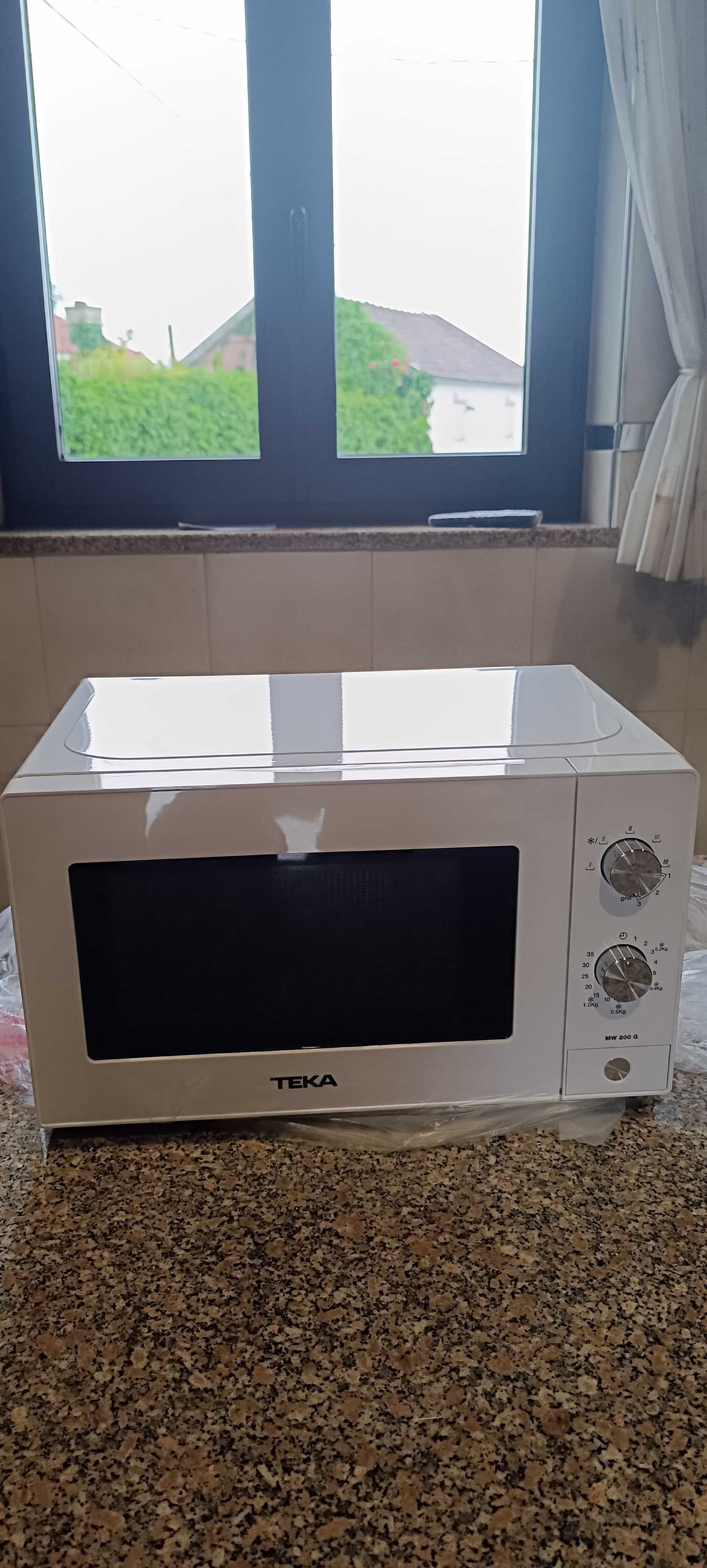 Micro-ondas Teka MW 200G 230V com Grill - NOVO