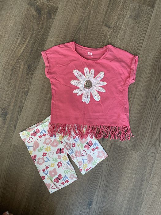 Яскравий стильний якісний костюмчик C&A