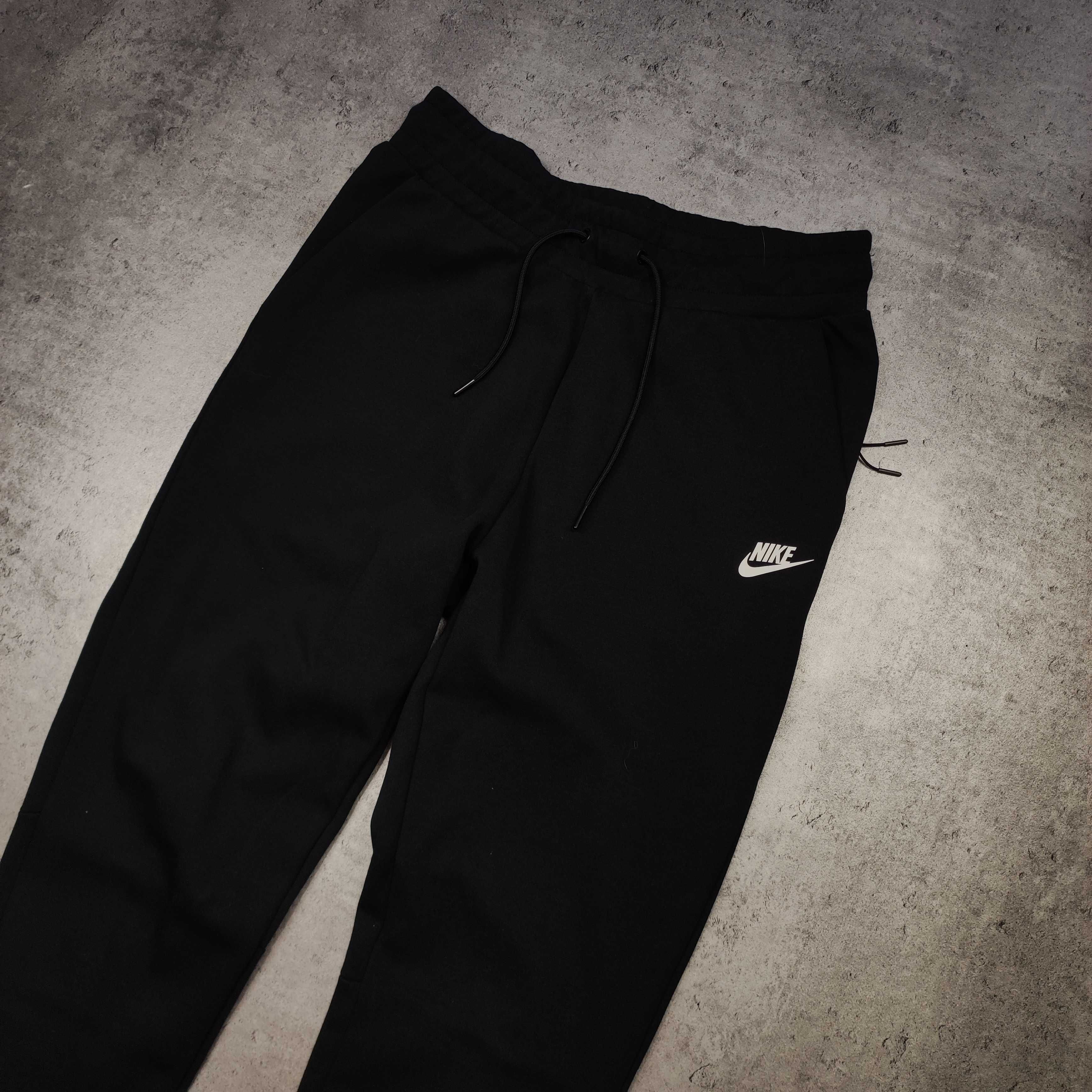 MĘSKIE Spodnie Sportowe Dresy Nike Tech Fleece Czarne Kieszonka Drill