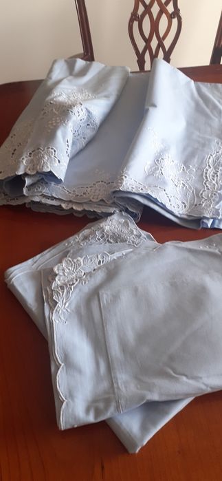 Belo conjunto Cama Bordados Manuais