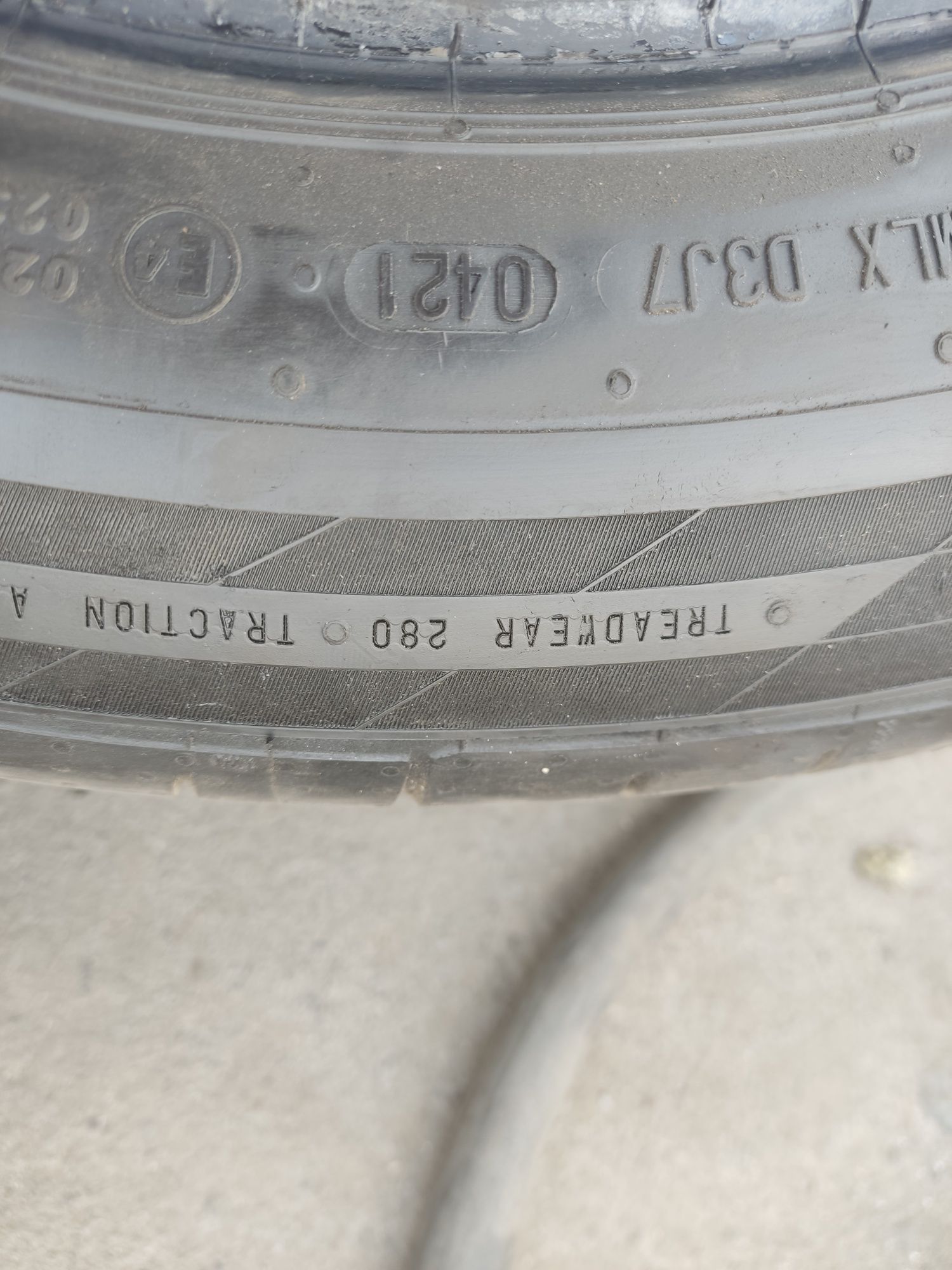 285/45 R-19.5 Continental