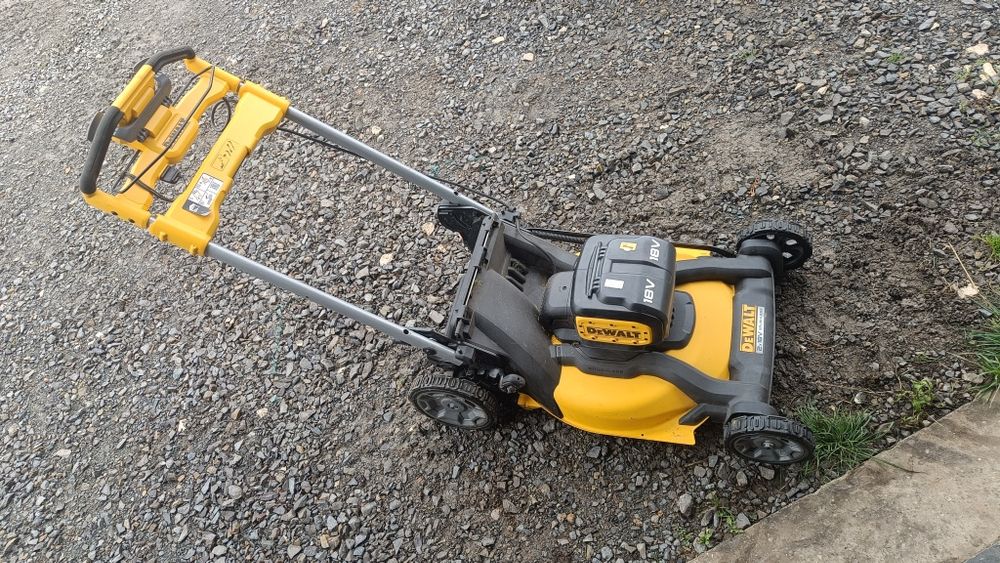 Dewalt kosiarka akumulatorowa z napędem 2X18V DCMWSP156N