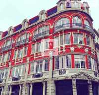 Prédio na Baixa do Porto Downtown Building