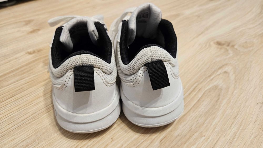 Buty adidas chłopięce 34 białe