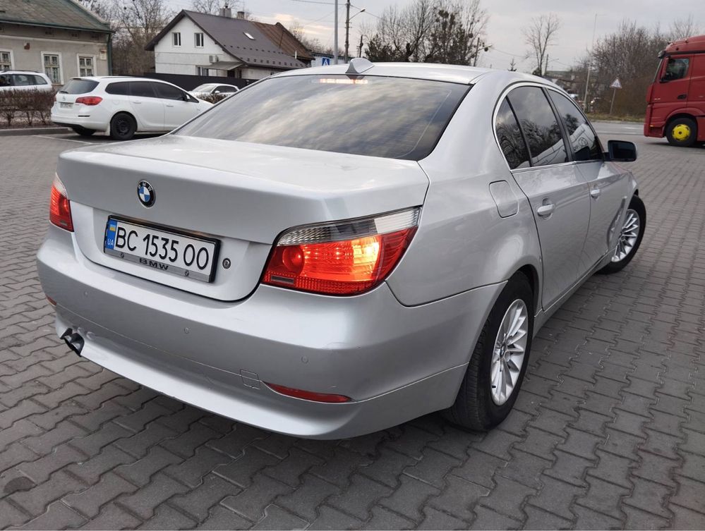 BMW 5 series / 520i