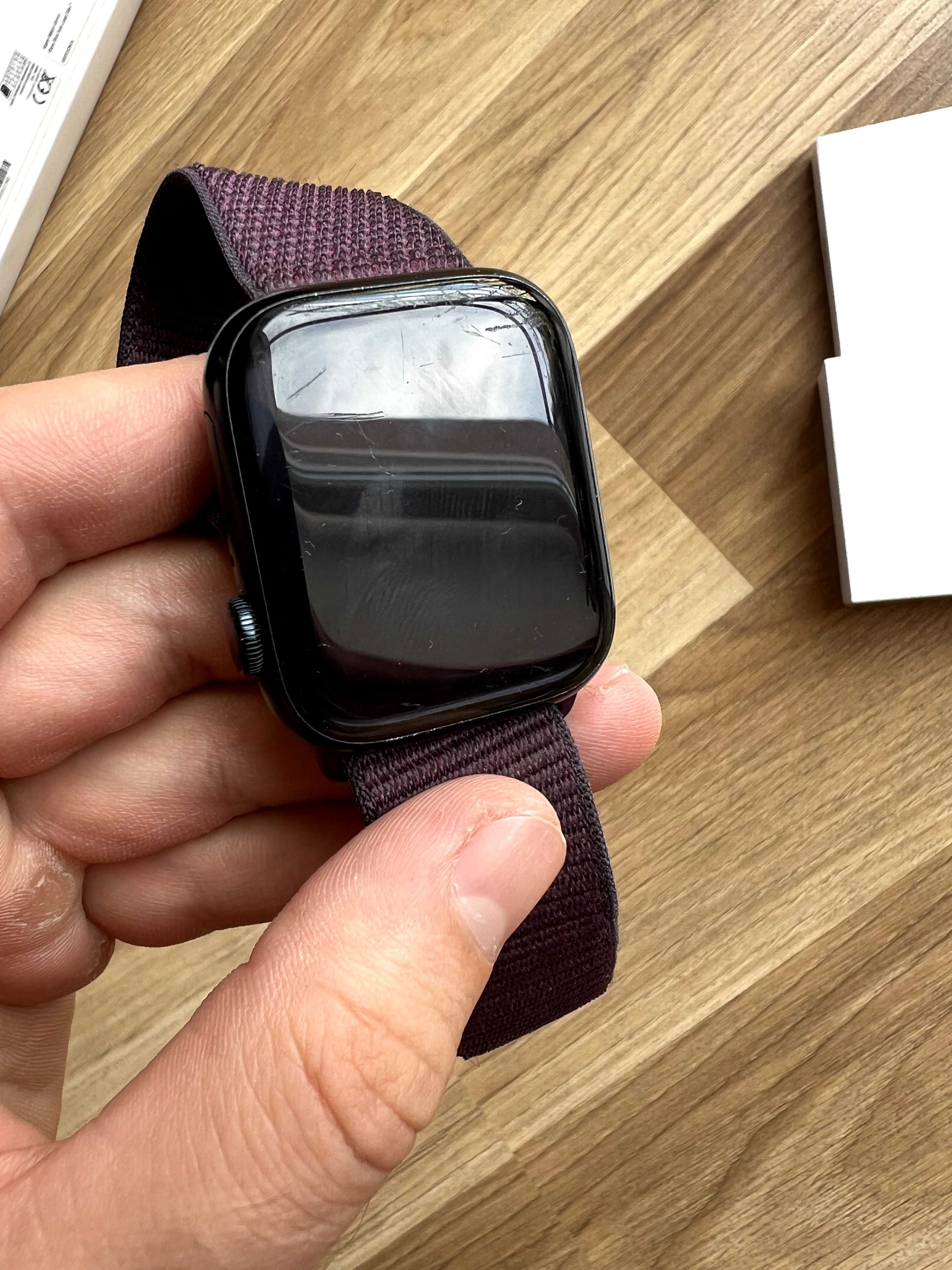Apple Watch Series 7 (A2474) 45mm + dodatki