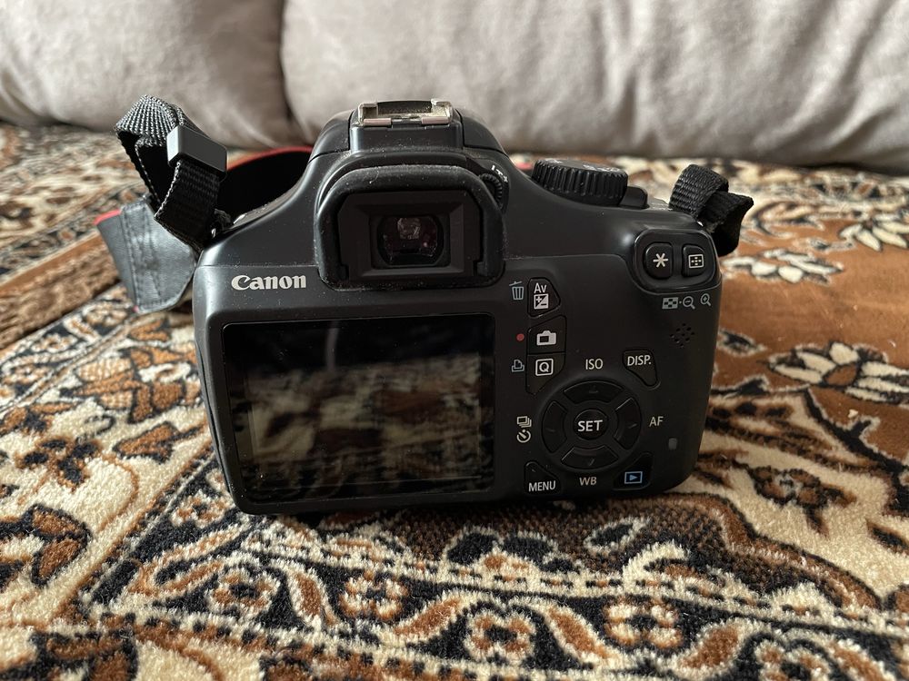 Зеркалка canon 1100d
