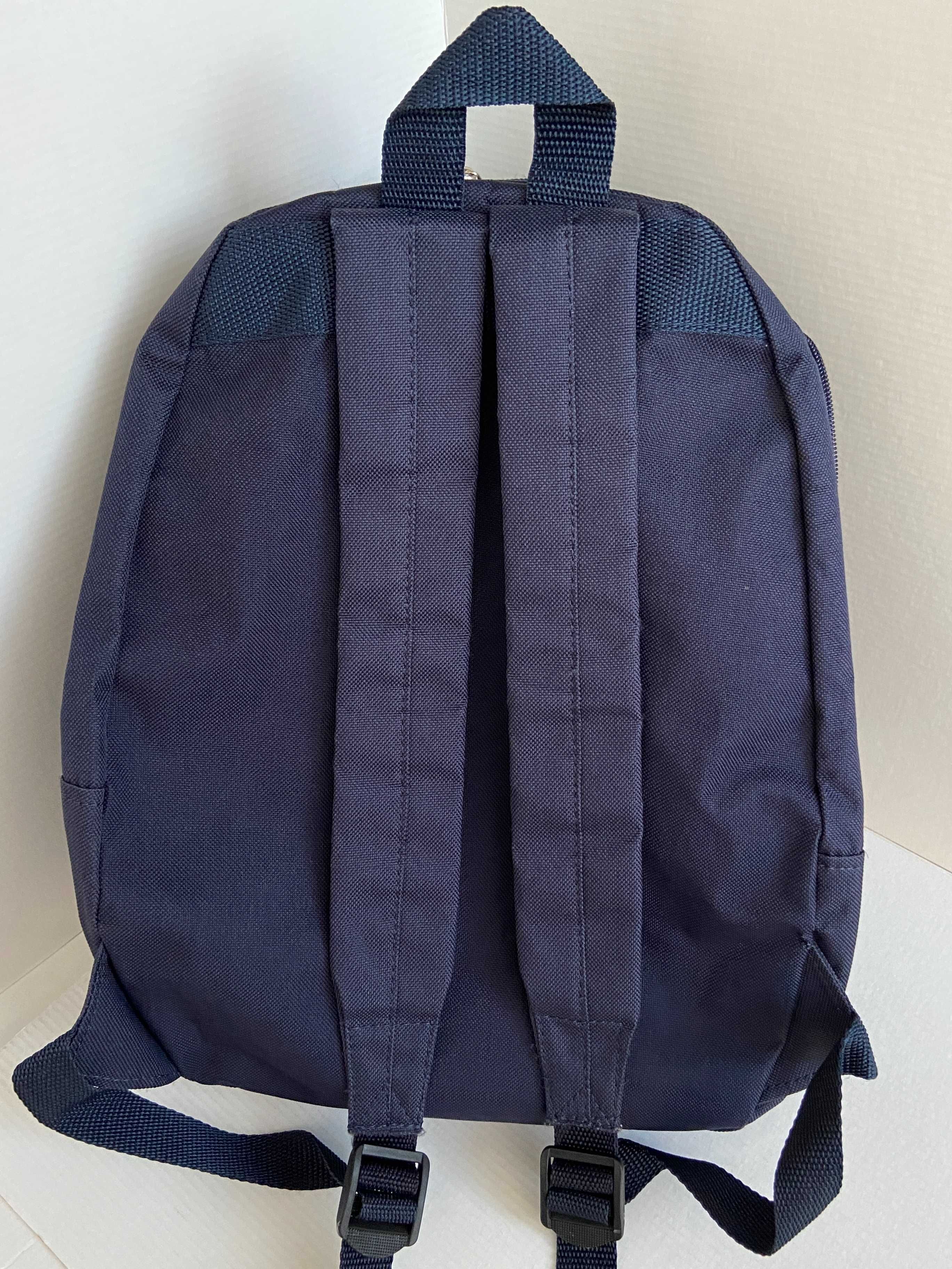 Mochila azul escura pequena