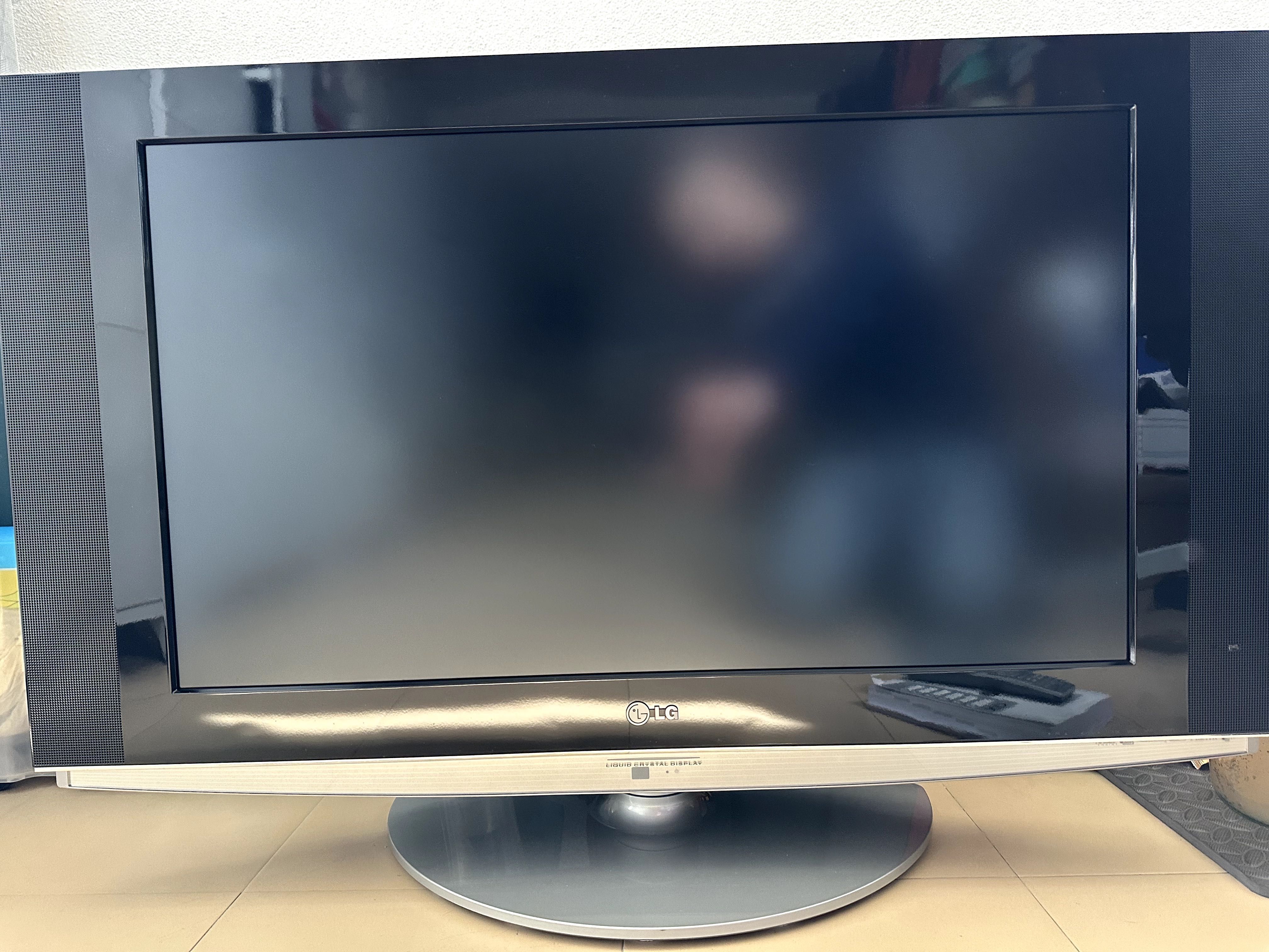 Televisor LCD HD LG com fonte avariada