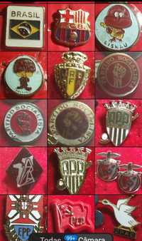 Pins e distintivos variados desportivos