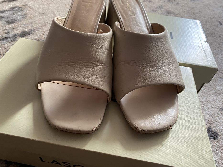 Шльопанці жіночі,шкіряні,39,Lasocki,бежеві