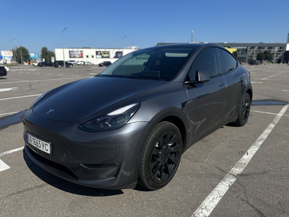 Tesla model Y 2023 Long Range Dual Motor
