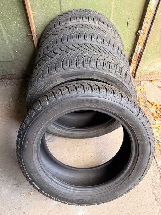 Продам зимнюю резину Michelin X-Ice Snow 205/55 R17