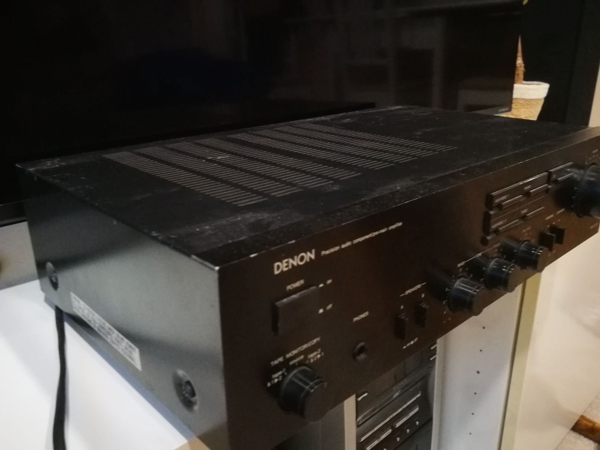 Denon PMA 300V amplifier