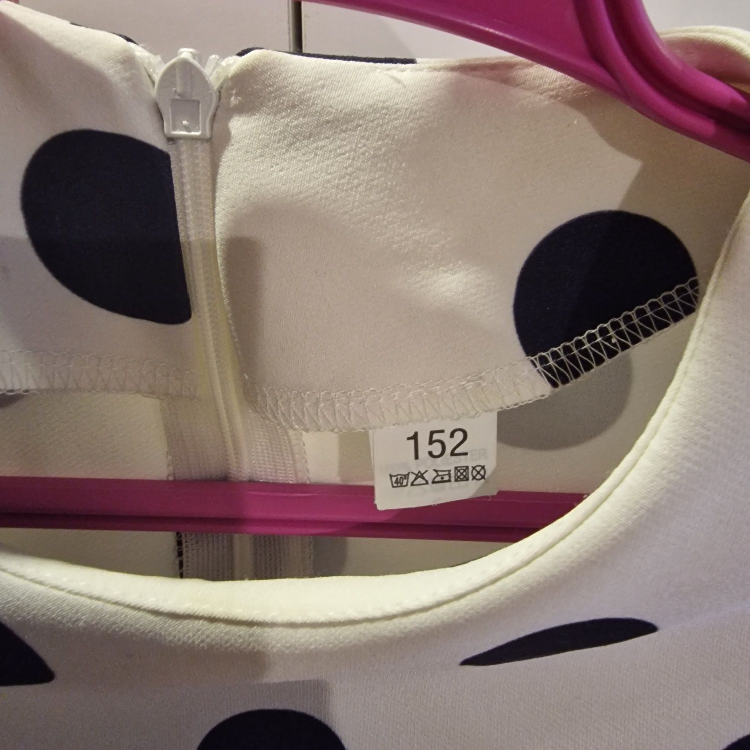 Sukienka 152 piękna, biała