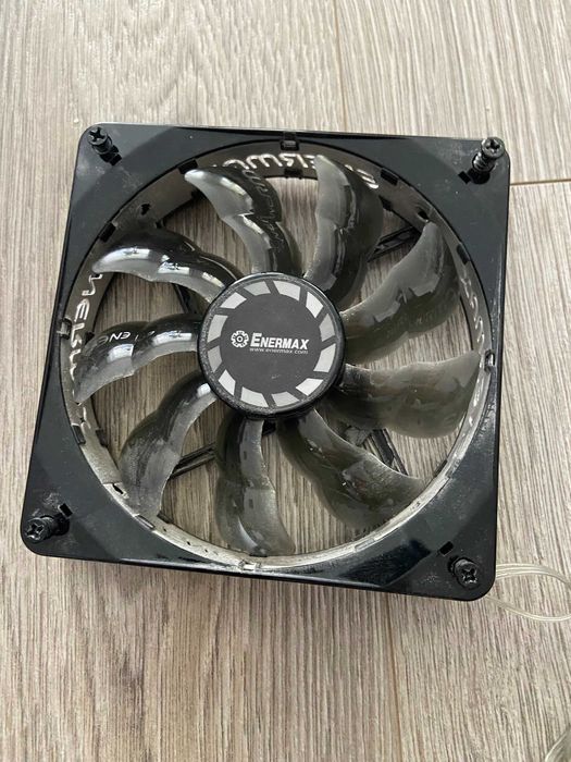 Wentylator  12V 0,4A regulacja predkości 3 pin.