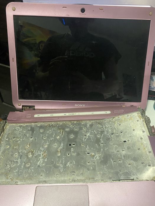 Ноутбук sony vavio ( на запчасти ) + зарядка