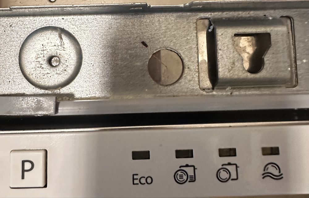 Продам посудомоечную машинку Hotpoint Ariston