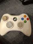 Pad do Xbox 360 biały.