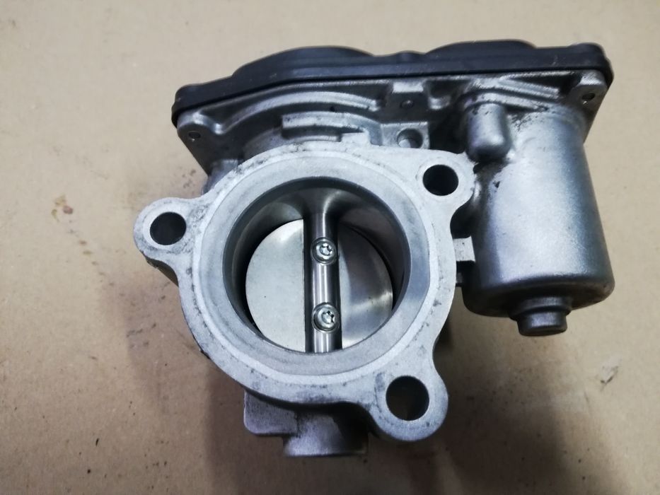 Przepustnica powietrza klapa Ford Focus mk3 C-max mk2 1.0 EcoBoost o