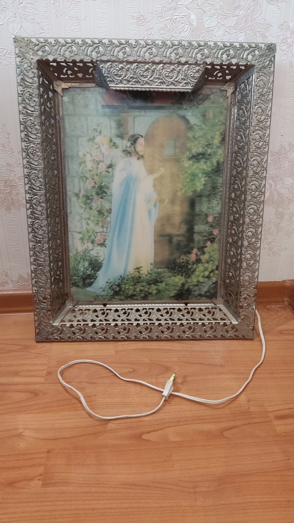 Вінтажна 3D голографічна світлова рамка з зображенням Ісуса, що стукає