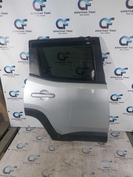 Jeep Renegade 2015 Дверь задняя правая / Джип Ренегад