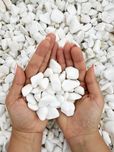 NIEVE Otoczak śnieżnobiały kamień ozdobny workowany 20 kg biały kamień