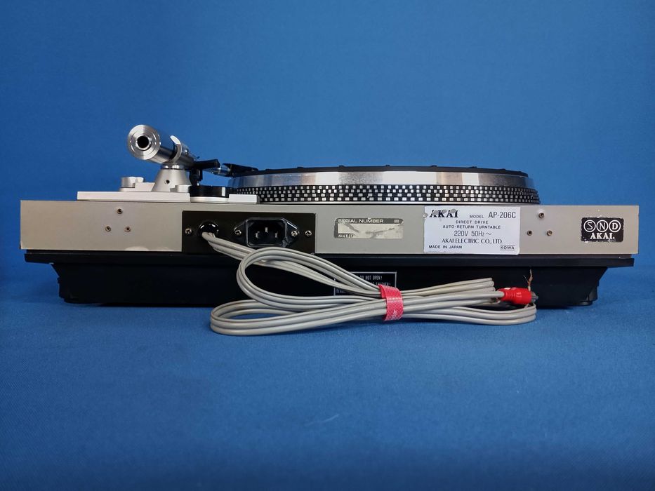 gira-discos AKAI AP-206C