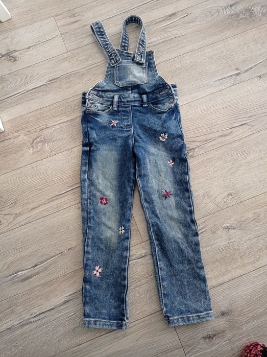 Spodnie jeansowe ogrodniczki 110