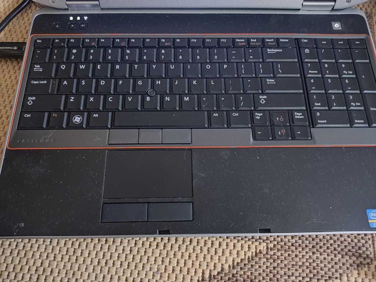 Dell latitude e6520 i7 \8gb ddr3\Nvidia 512 mb \ 64 gb SSD+320 gb fHD