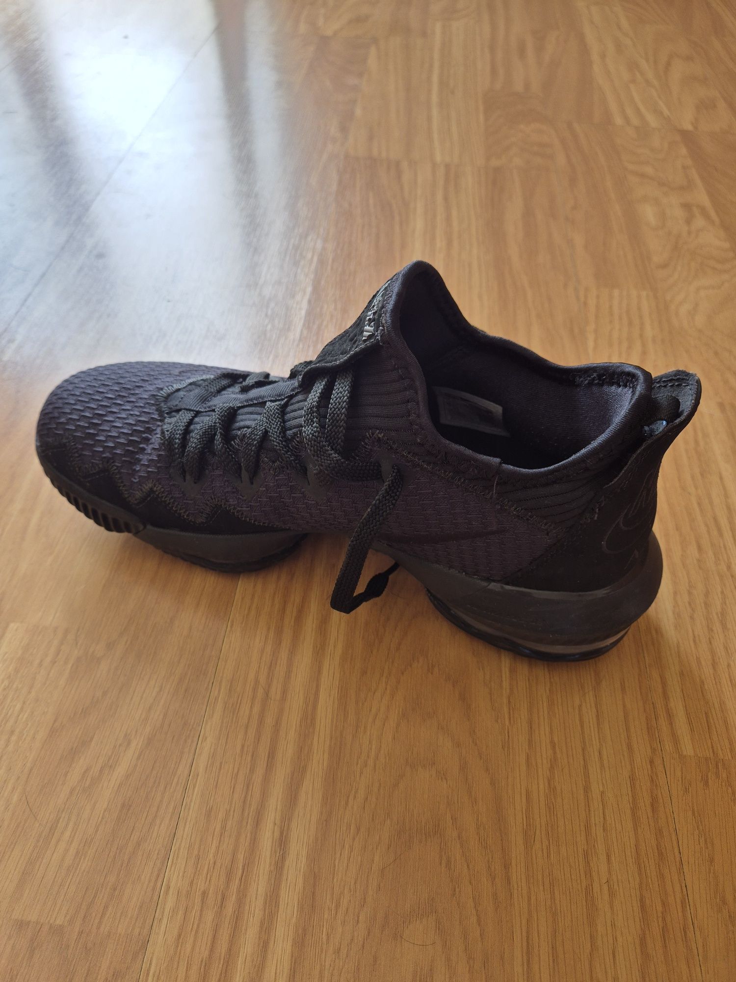 Nike LeBron 16 Low Triple Black