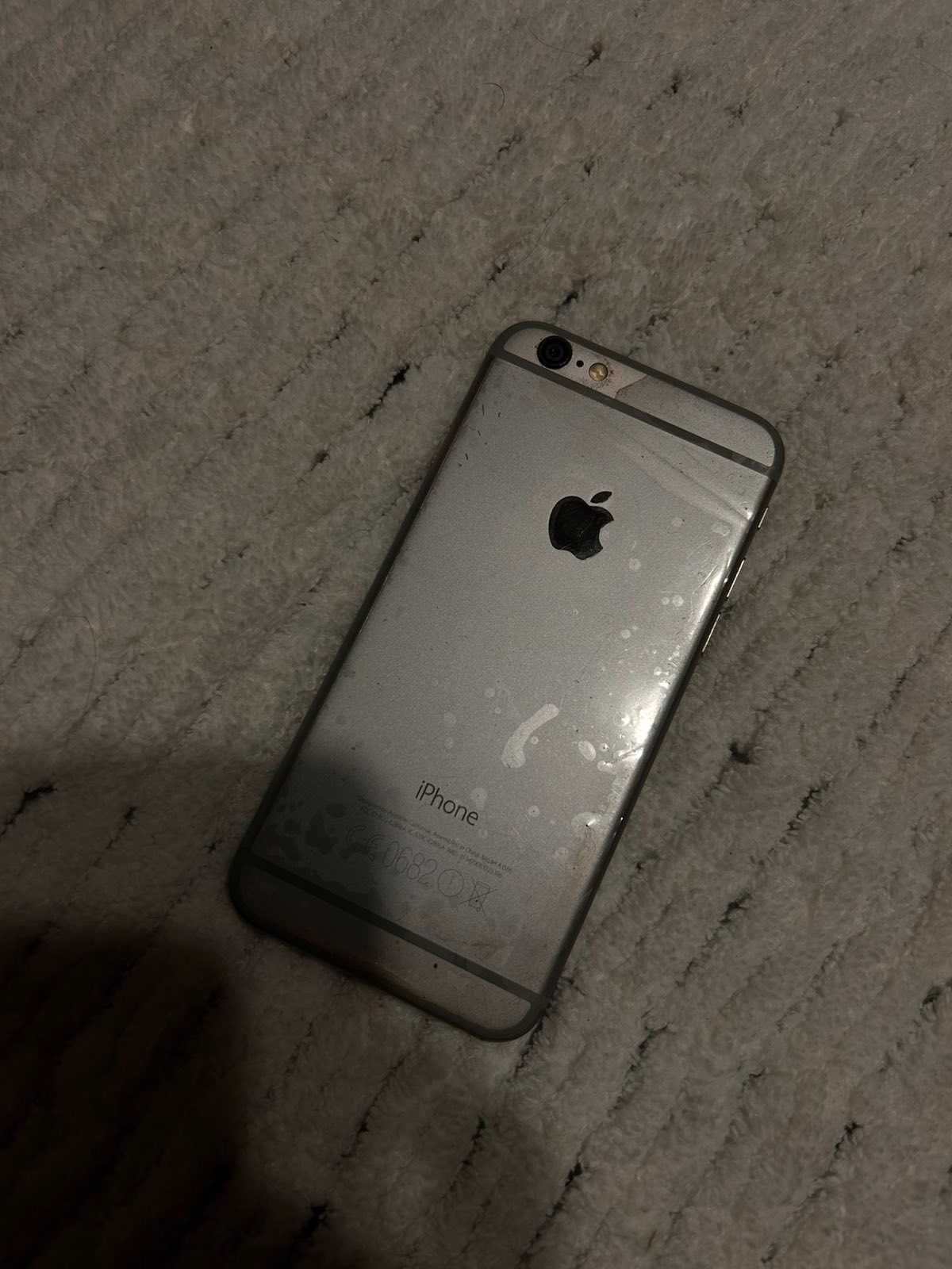 Продам IPhone 6 + 10 чехлов