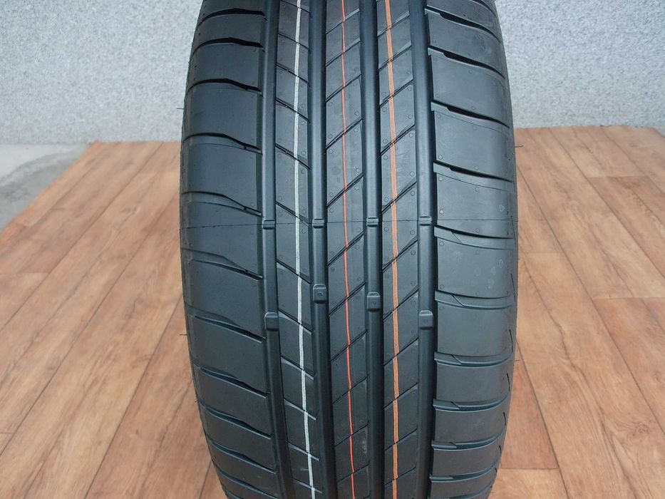 Bridgestone Turanza T005 215/55/17 84V nowa z 2022r