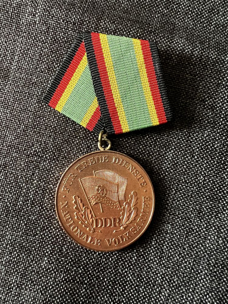 Medal NRD DDR – Für treue Dienste in der NVA (Narodowa Armia Ludowa)