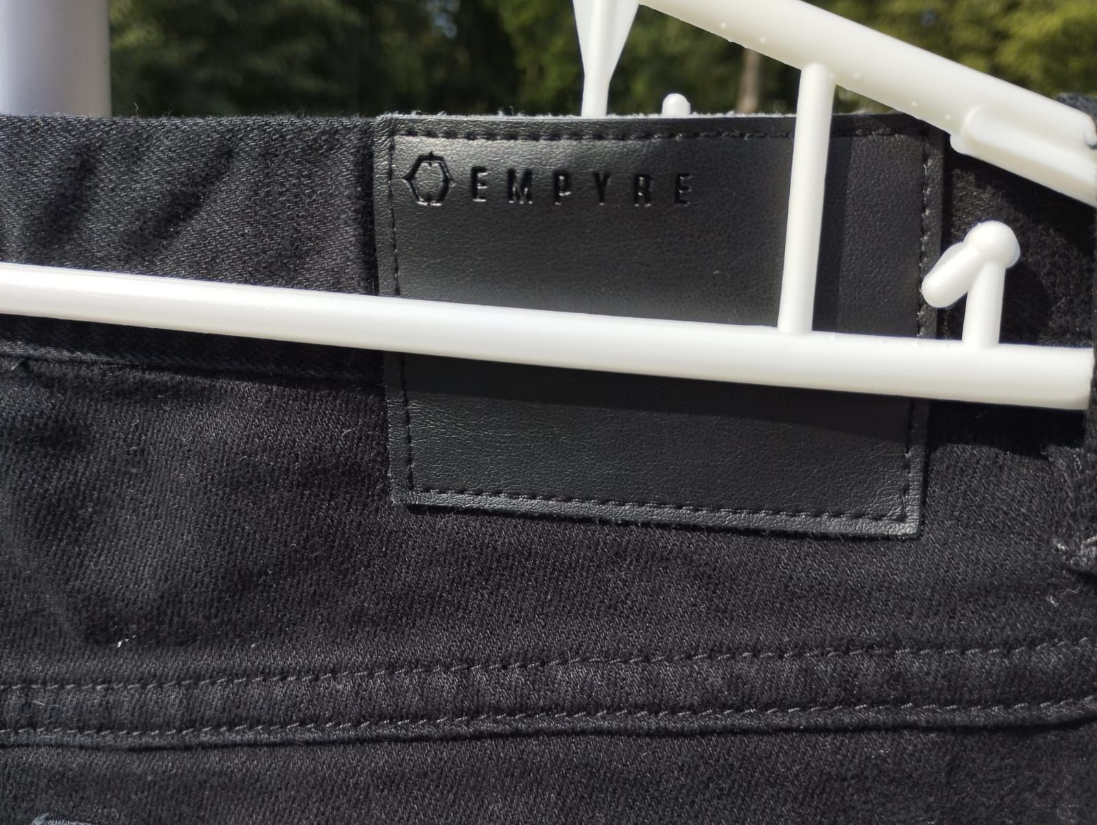 Spodnie Jeansy czarne EMPYRE 32