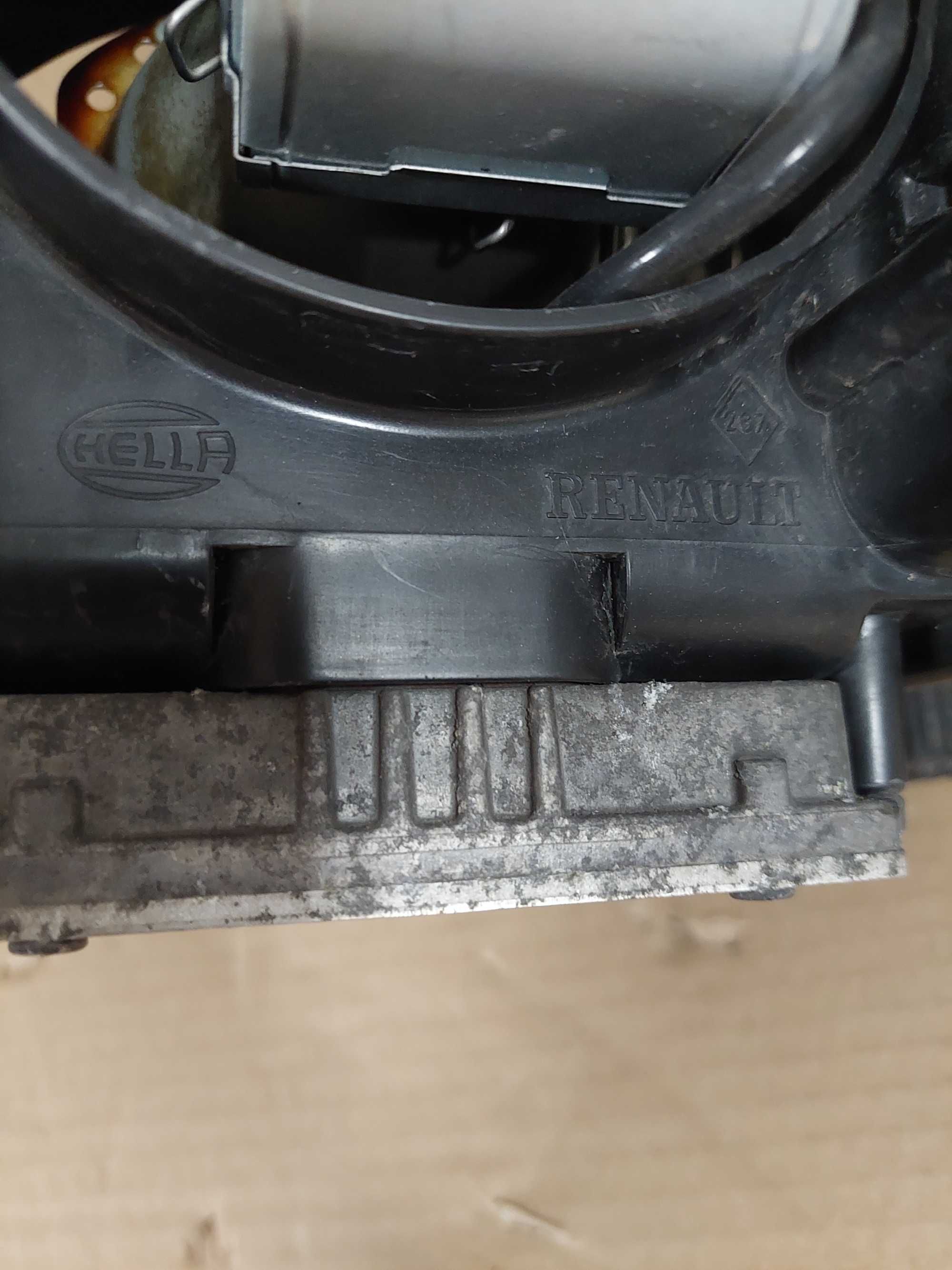 Renault Espace 4 IV 02-06r lampa Bi Xenon nieskrętny prawa EU KPL BDB