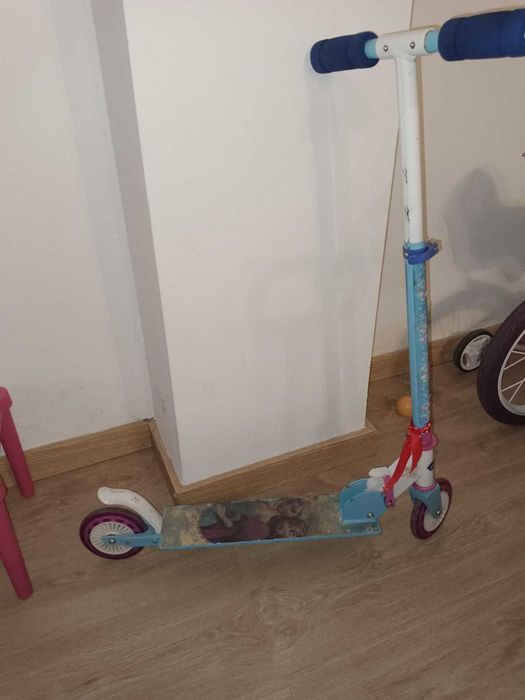 Trotinete Frozen -  usada